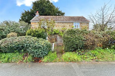 2 bedroom detached house for sale, Farriers Way, Shorwell, Newport