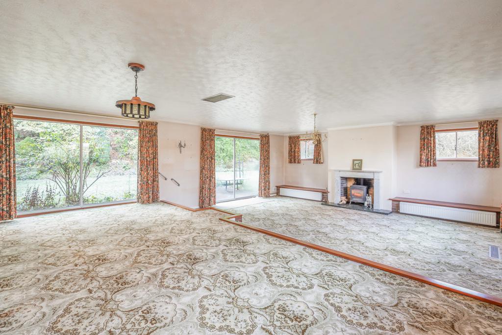 Sitting/Dining Room