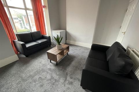 3 bedroom terraced house to rent, Trelawn Terrace, Headingley, Leeds, LS6 3JQ