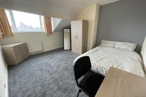 3 bedroom terraced house to rent, Trelawn Terrace, Headingley, Leeds, LS6 3JQ