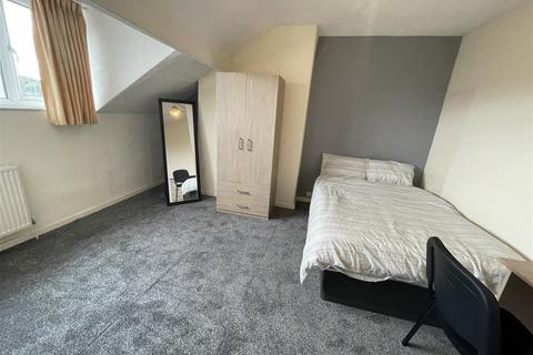 3 bedroom terraced house to rent, Trelawn Terrace, Headingley, Leeds, LS6 3JQ
