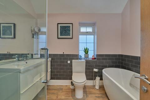 4 bedroom end of terrace house for sale, Lidiard Road, London, SW18