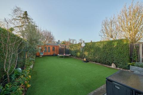4 bedroom end of terrace house for sale, Lidiard Road, London, SW18