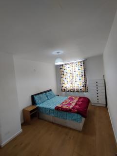 1 bedroom in a house share to rent, Ruislip Road, Northolt UB5