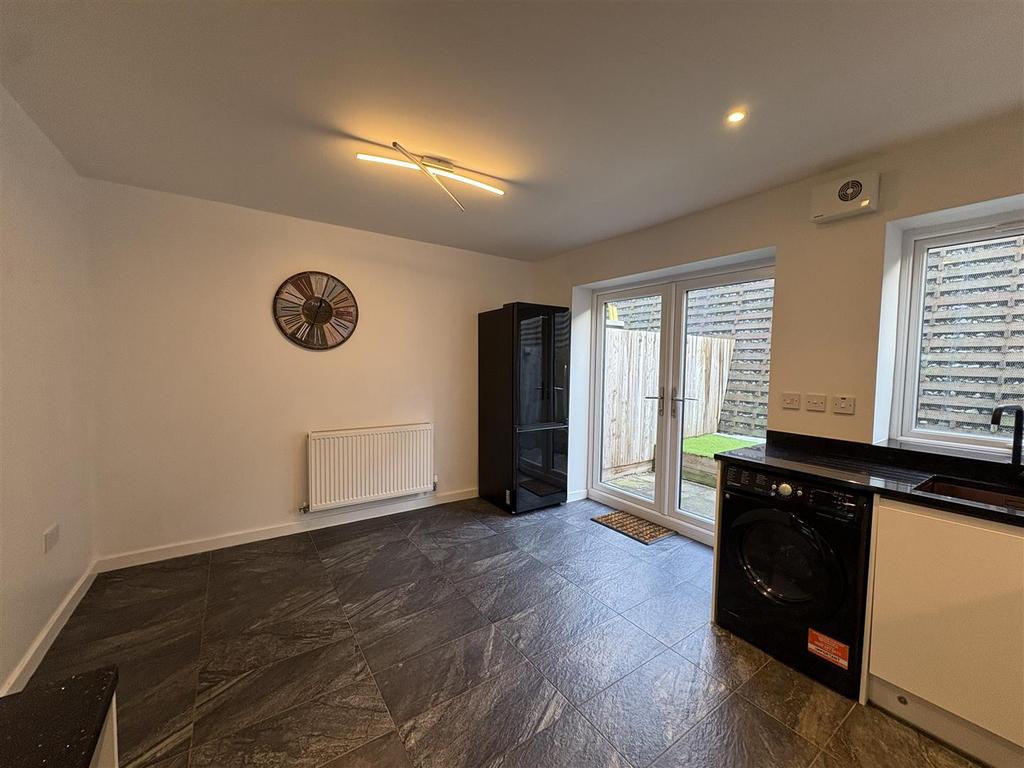 8 Mews IMG 2033.jpg
