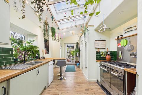 3 bedroom end of terrace house for sale, Houston Way, Frome