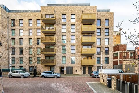 2 bedroom flat for sale, Selbourne Avenue, Hounslow TW3