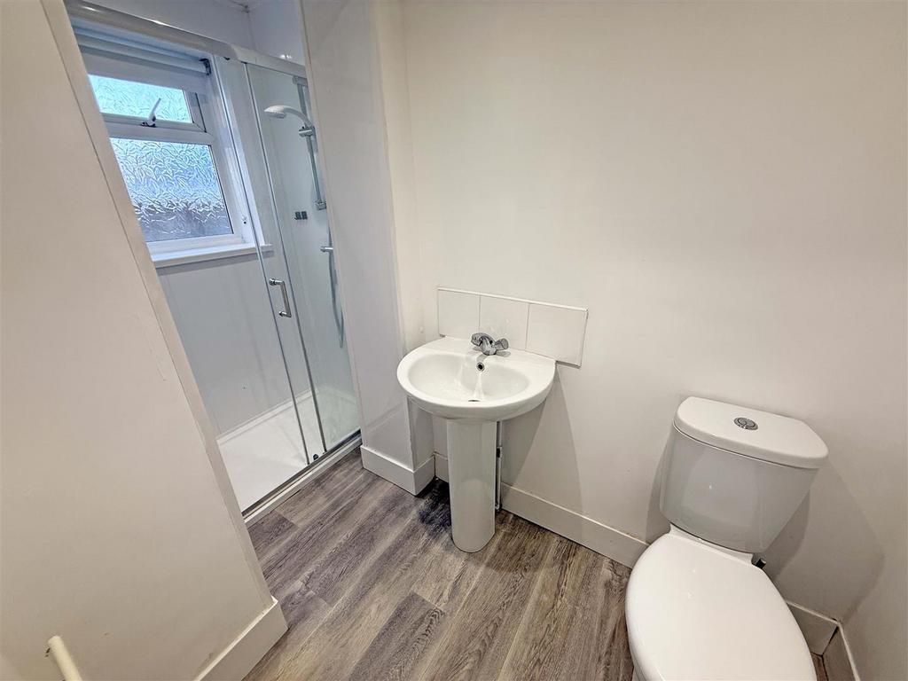 Morpeth Terrace SHower Room.jpg