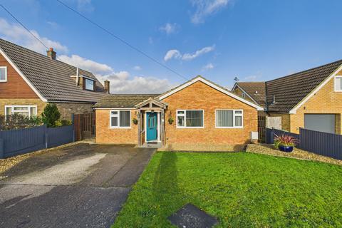 4 bedroom detached bungalow for sale, Hogg Lane, Holmer Green, High Wycombe, Buckinghamshire, HP15 6PZ