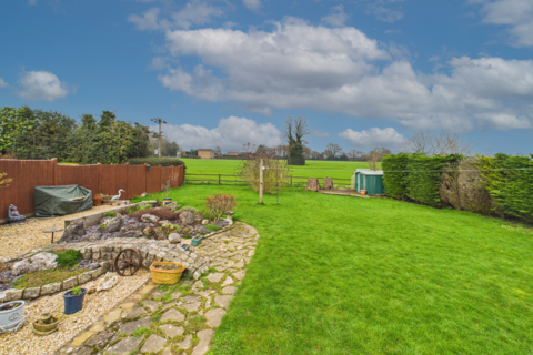 4 bedroom detached bungalow for sale, Hogg Lane, Holmer Green, High Wycombe, Buckinghamshire, HP15 6PZ