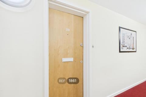 2 bedroom flat to rent, Stuart House, St. Peters Street, Colchester, CO1 1BQ