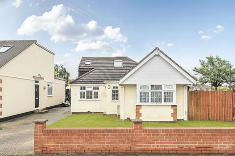 3 bedroom detached bungalow for sale, Herlwyn Avenue, Ruislip, HA4
