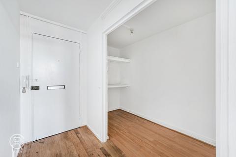 2 bedroom flat for sale, Riverside Close, London, W7