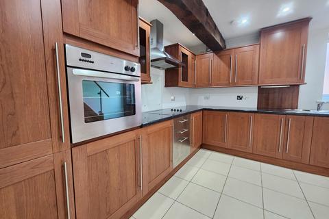 1 bedroom flat to rent, West Street, Newcastle-under-Lyme, ST5