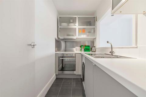2 bedroom flat to rent, White Hart Lane, Barnes, SW13