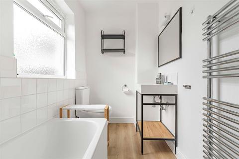 2 bedroom flat to rent, White Hart Lane, Barnes, SW13