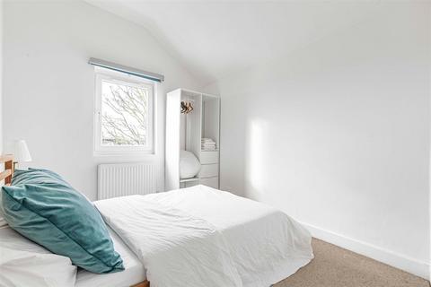 2 bedroom flat to rent, White Hart Lane, Barnes, SW13