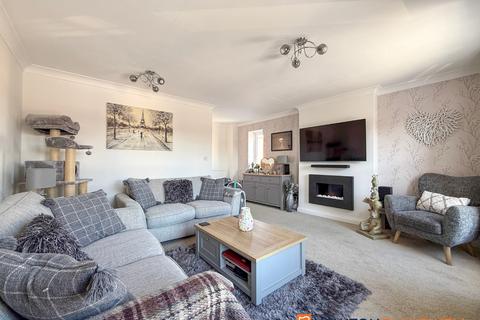 3 bedroom end of terrace house for sale, Cludd Avenue, Newark NG24