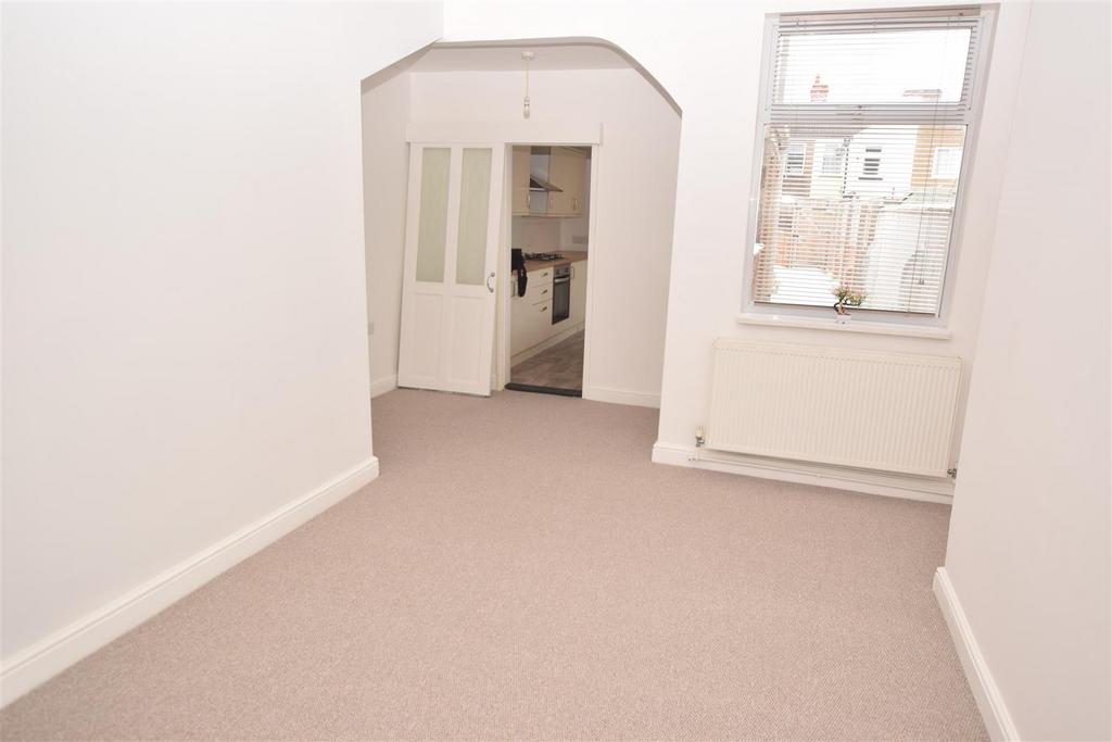 Dining/sitting room