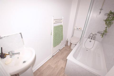 3 bedroom terraced house to rent, Combe Street, Cleethorpes DN35