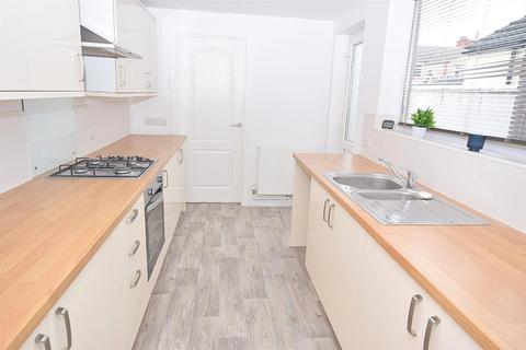3 bedroom terraced house to rent, Combe Street, Cleethorpes DN35