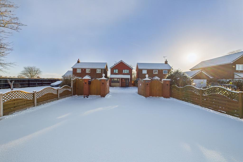 Ewe Move Spalding -  Cornfield House -  Front of Ho