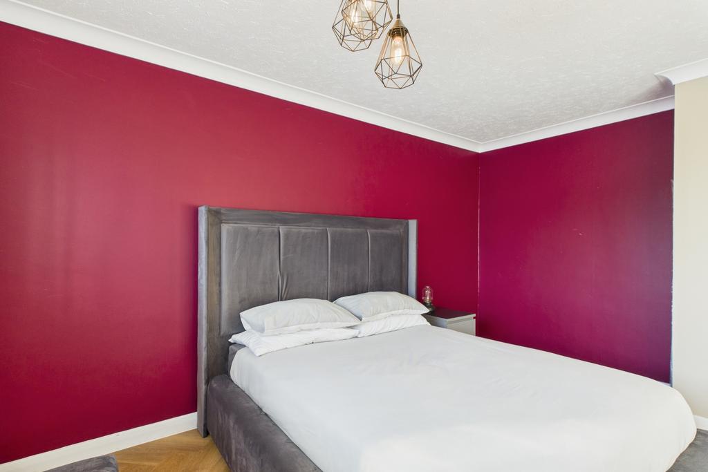 Ewe Move Spalding -  Cornfield House - Bedroom