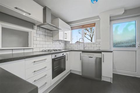 4 bedroom terraced house to rent, Knights Close, Billesdon, Leicester