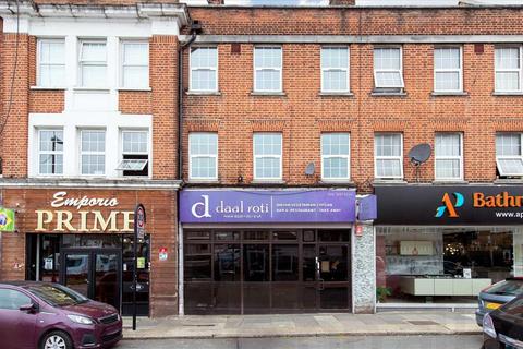 4 bedroom terraced house to rent, Honeypot Lane, Stanmore
