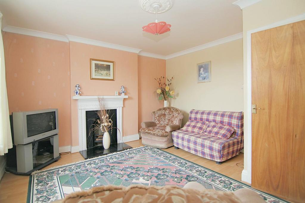 Bedroom three / sitting room