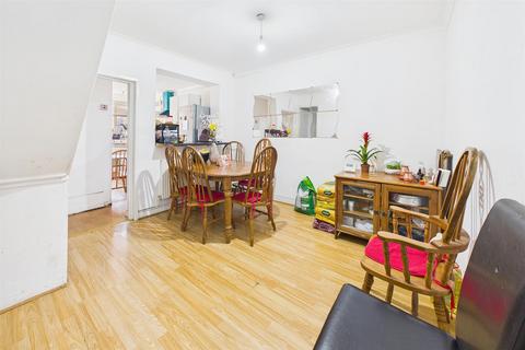 3 bedroom end of terrace house to rent, Goring Road, Coventry CV2
