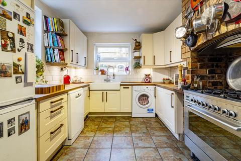 3 bedroom semi-detached house to rent, Percival Road, Nottingham, NG5