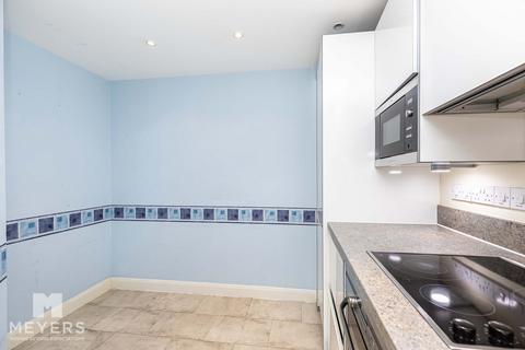 2 bedroom flat to rent, Manor Road, Bournemouth, BH1 3