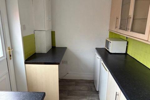 2 bedroom terraced house to rent, 100 Bristol Road, Hull, HU5 5XN