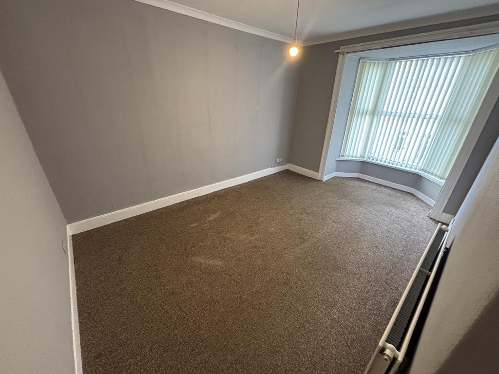 Front bedroom 1