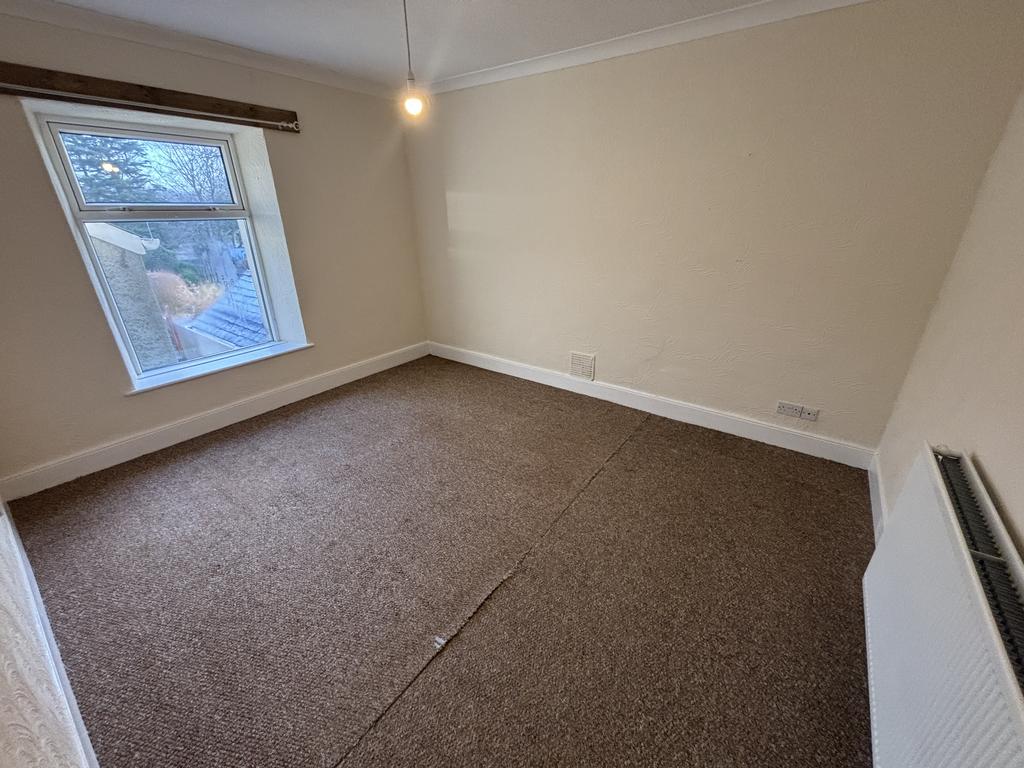 Rear bedroom 2