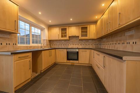 3 bedroom terraced house for sale, Ty Isaf Park Avenue, Risca, NP11