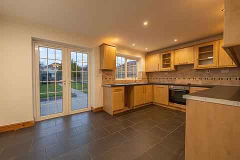 3 bedroom terraced house for sale, Ty Isaf Park Avenue, Risca, NP11