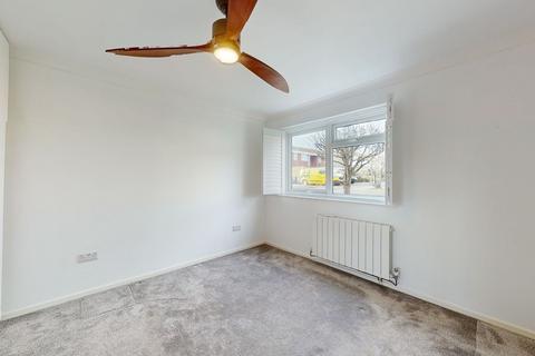 2 bedroom flat to rent, 5 Eynsford Close, Palm bay, Margate, CT9