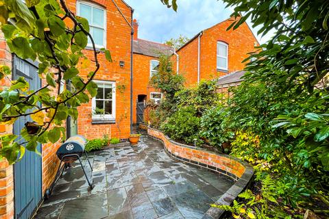 3 bedroom terraced house to rent, Harrow Road, Leicester, Leicestershire