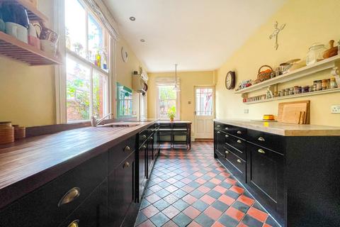 3 bedroom terraced house to rent, Harrow Road, Leicester, Leicestershire