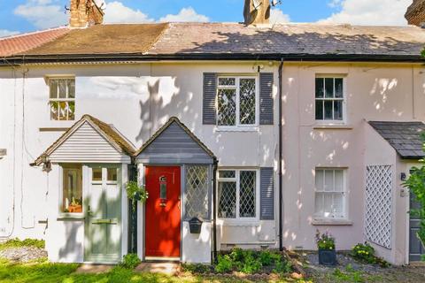 2 bedroom terraced house to rent, Dukes Row Cootham RH20