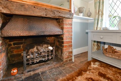2 bedroom terraced house to rent, Dukes Row Cootham RH20