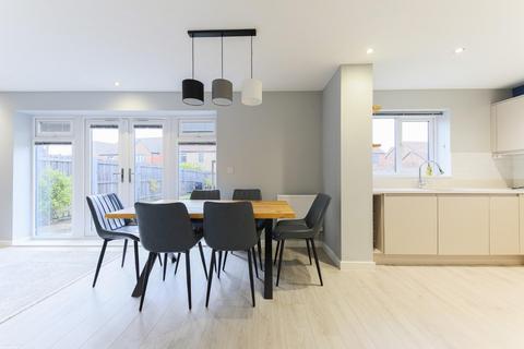4 bedroom detached house to rent, Barley Way, Moorfields, NE12