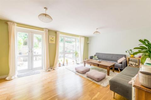 undefined, Burstead Close, Brighton