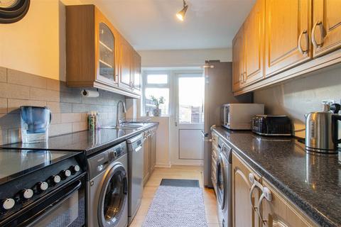 2 bedroom terraced house for sale, Southview Road, Basildon SS16