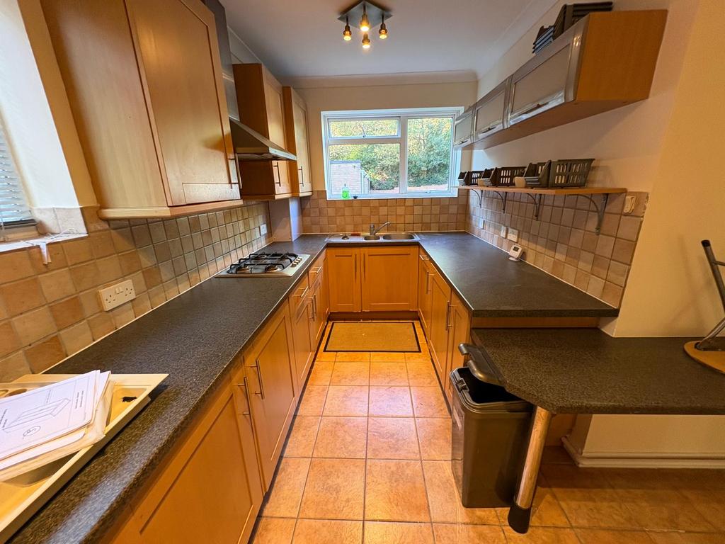 Kitchen2.jpeg