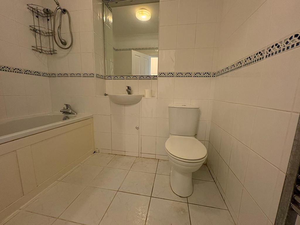 Main bath.jpeg
