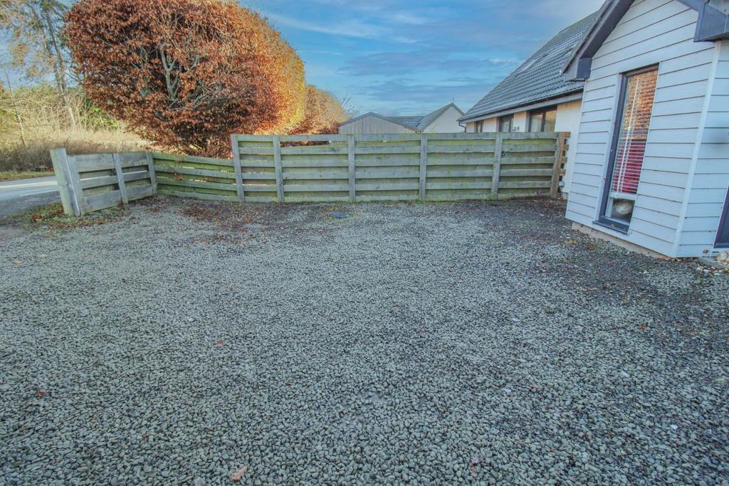 DRIVEWAY.jpg