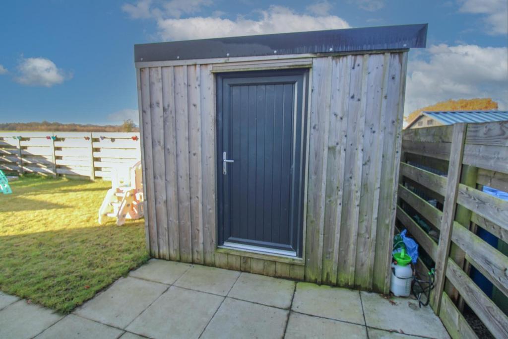 GARDEN OFFICE.jpg